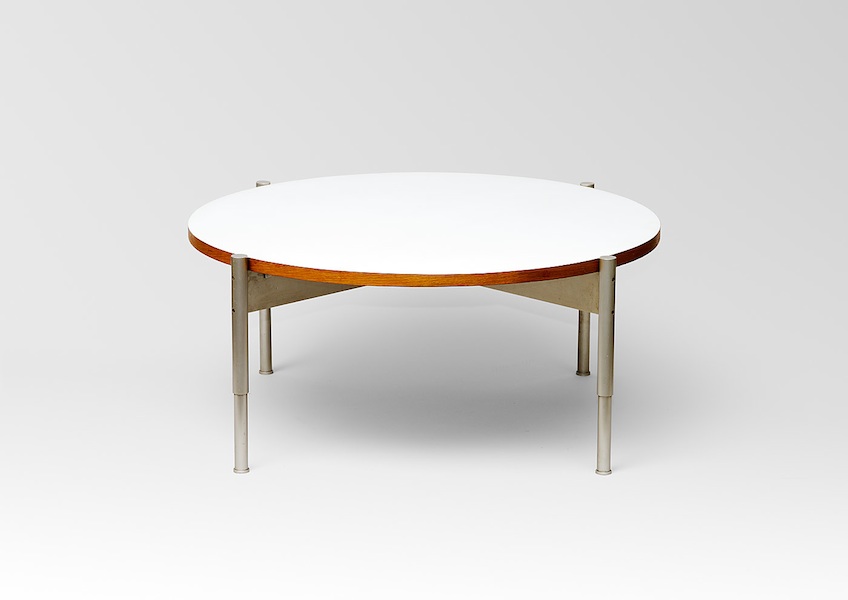 furnitures  Gio Ponti. Aluminium coffee table and white stratified ...